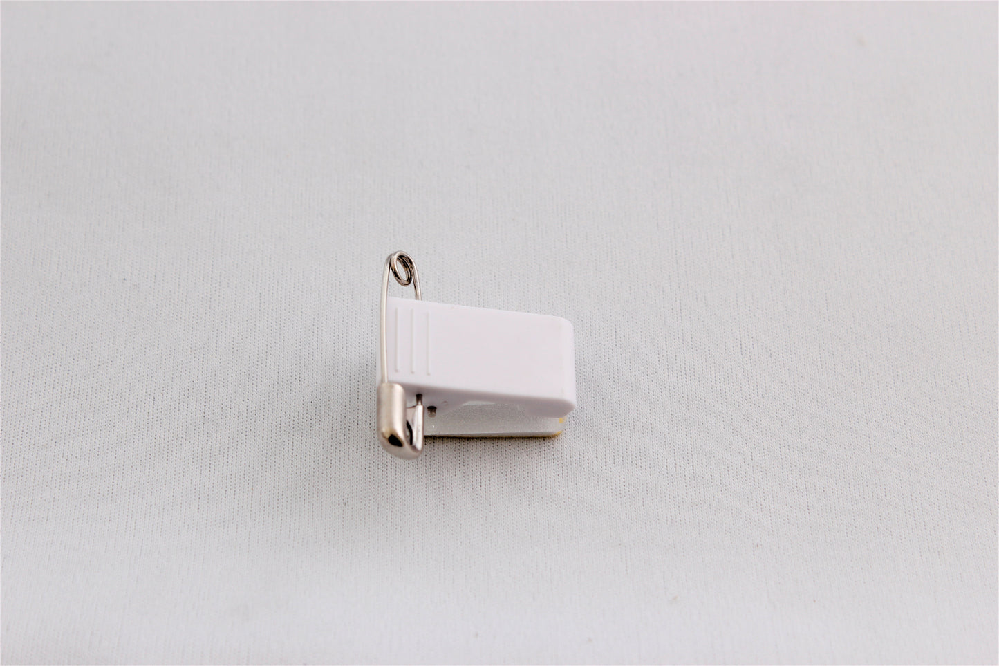 Plastic Clips + Pins 100pc